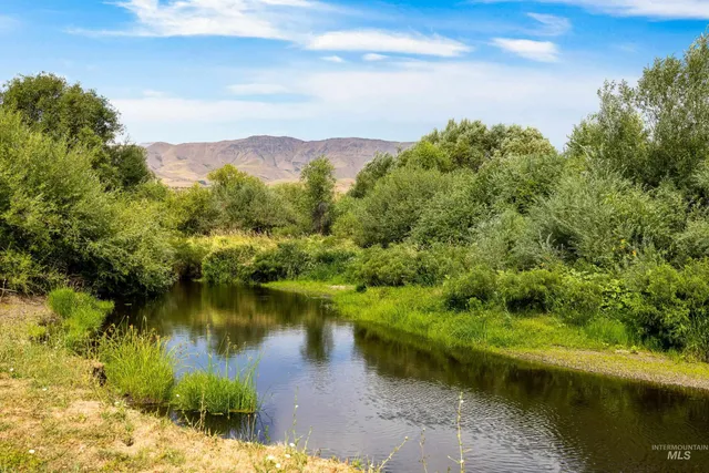 $1,390,000 | 7241 Sweet Ola Highway, Sweet, ID 83670