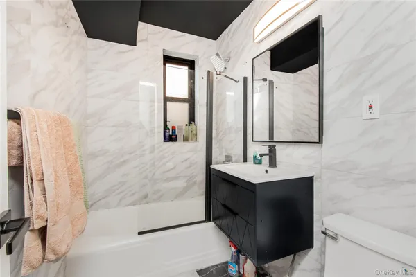 $189,000 | 75 West 238th Street, Unit 3H | Kingsbridge Heights