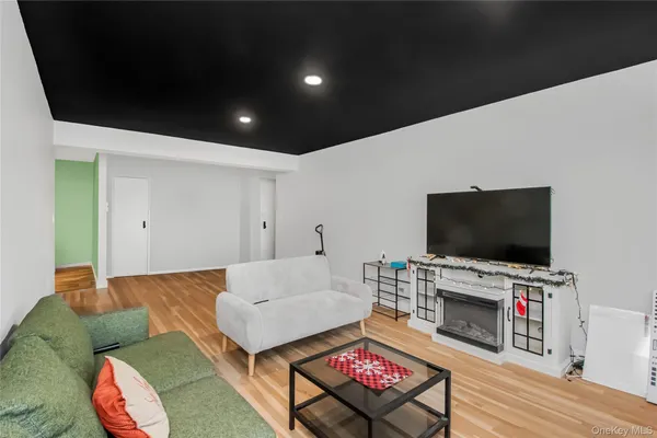$189,000 | 75 West 238th Street, Unit 3H | Kingsbridge Heights