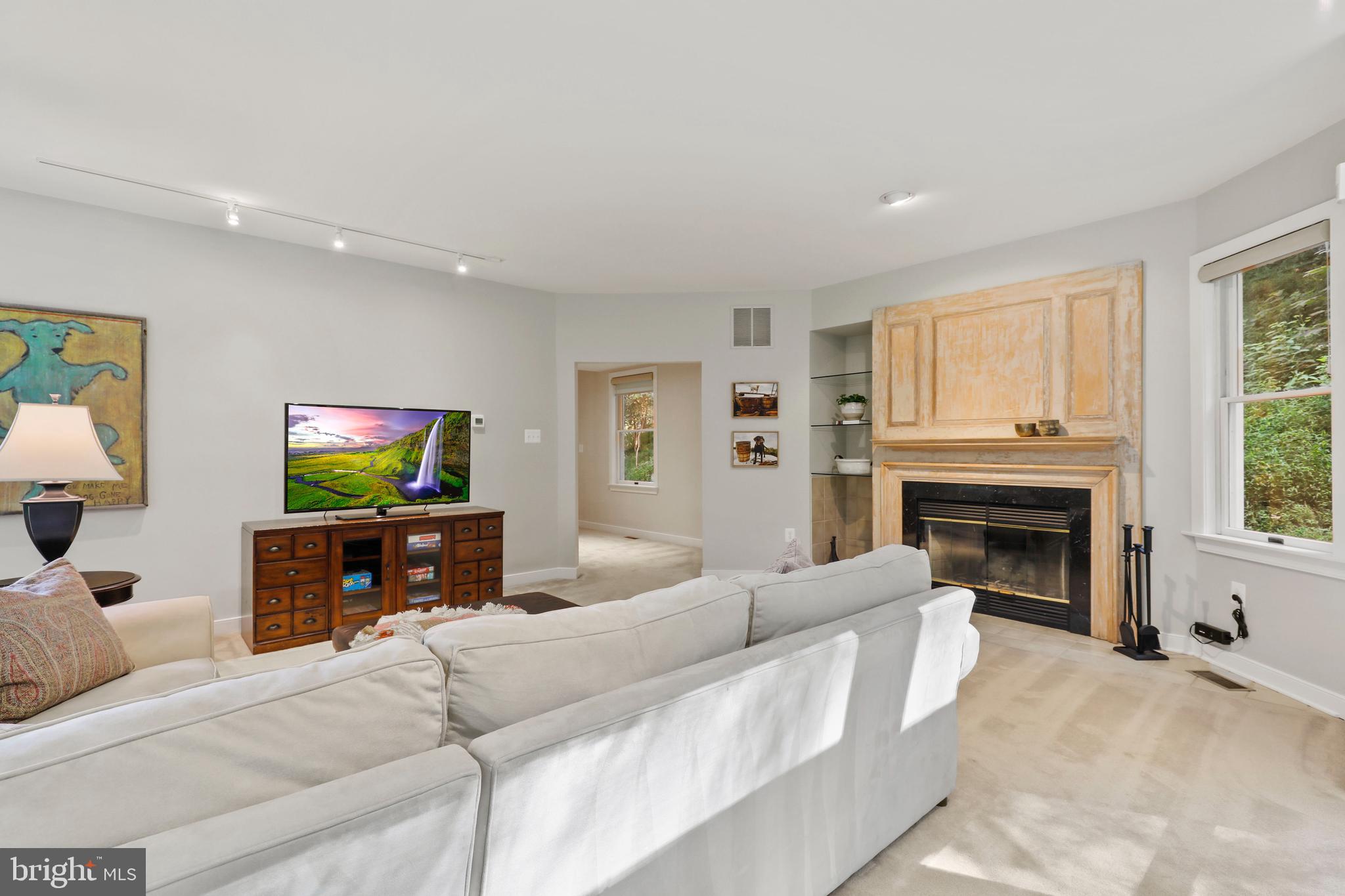 919 Logtown Road Ellicott City, MD 21043 - Photo 32 of 98 Bright and open Family Room.