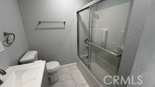 3943 Ridge Road Riverside, CA 92501 - Photo 9 of 26 Primary bathroom