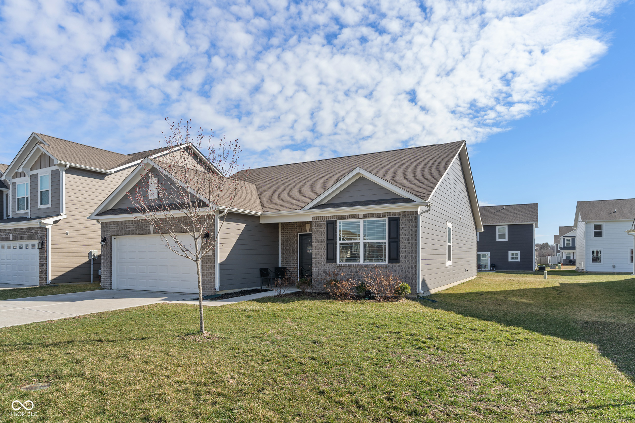 293 Carrick Glen Boulevard Pendleton, IN 46064 - Photo 2 of 36