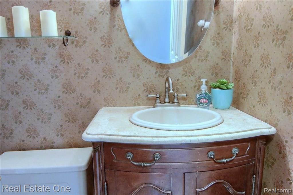 36225 Fredericksburg Road Farmington Hills, MI 48331 - Photo 15 of 30