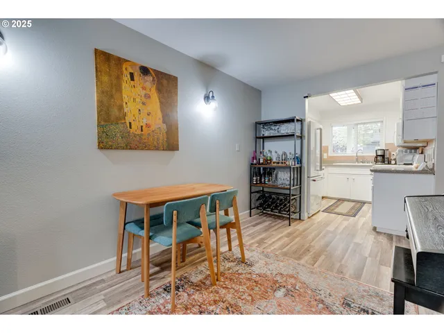 $250,000 | 553 North Hayden Bay Drive, Unit 25, Portland, OR 97217