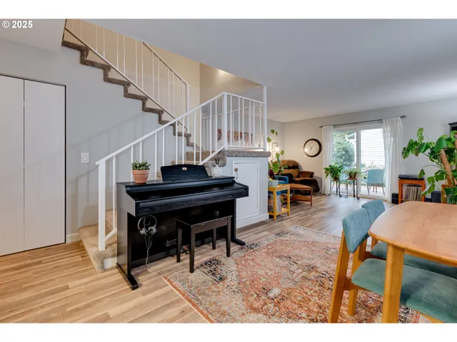 $250,000 | 553 North Hayden Bay Drive, Unit 25, Portland, OR 97217