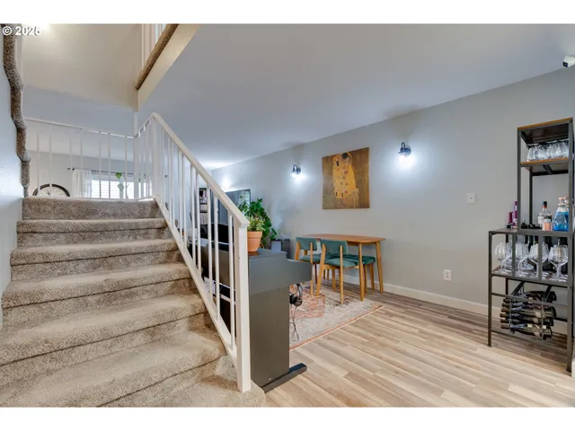 $250,000 | 553 North Hayden Bay Drive, Unit 25, Portland, OR 97217