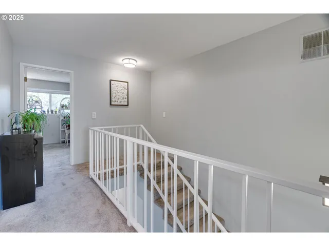 $250,000 | 553 North Hayden Bay Drive, Unit 25, Portland, OR 97217