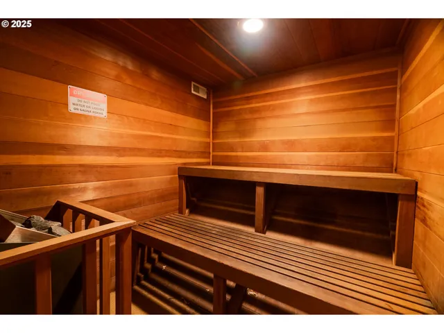 $250,000 | 553 North Hayden Bay Drive, Unit 25, Portland, OR 97217