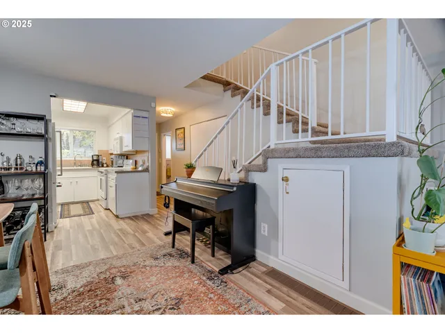 $250,000 | 553 North Hayden Bay Drive, Unit 25, Portland, OR 97217