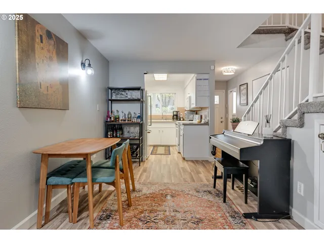 $250,000 | 553 North Hayden Bay Drive, Unit 25, Portland, OR 97217