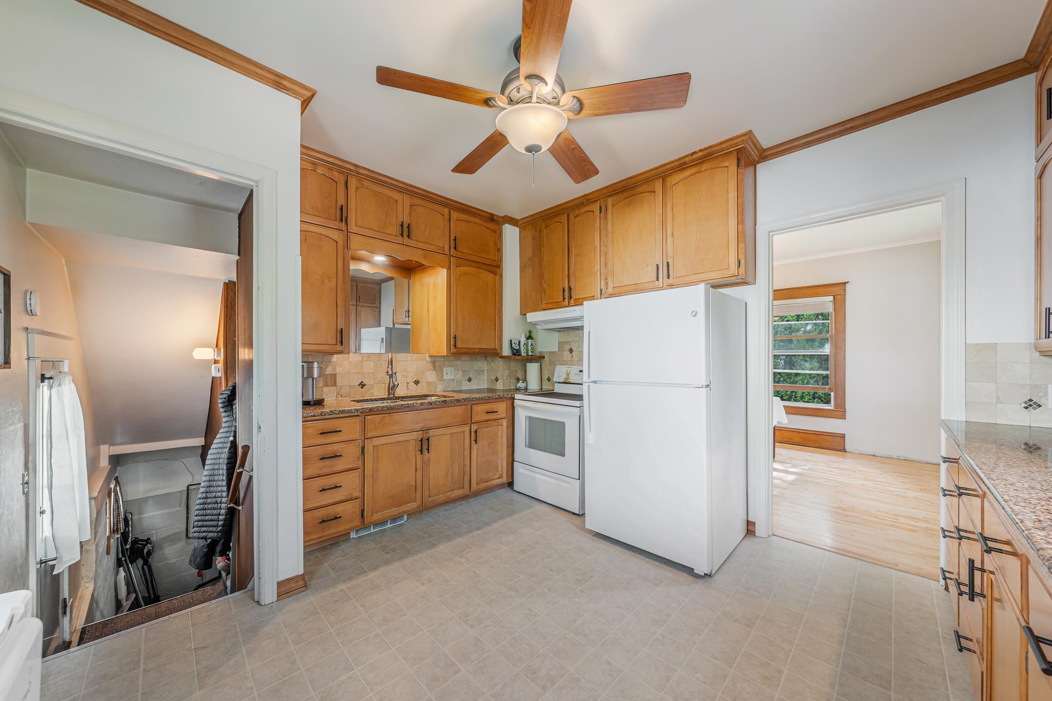 110 East Randall Street Appleton, WI 54911 - Photo 5 of 36