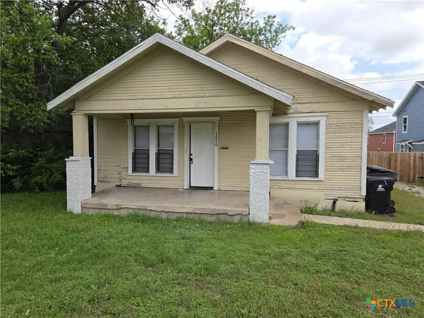 $1,050 | 1219 South 10th Street, Temple, TX 76504