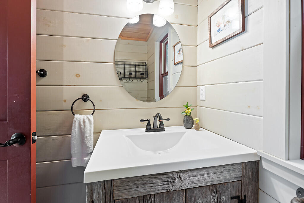 157 Iron Bridge Road Kingfield, ME 04947 - Photo 19 of 46 Contemporary features