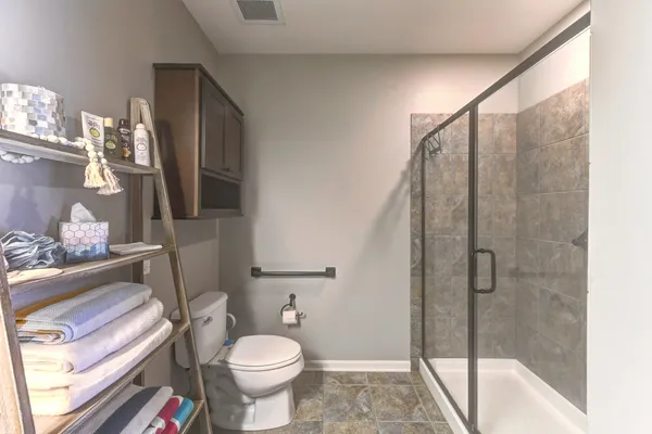 $370,000 | 300 Village Circle, Unit 503, Willow Springs, IL 60480