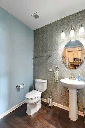 $370,000 | 300 Village Circle, Unit 503, Willow Springs, IL 60480