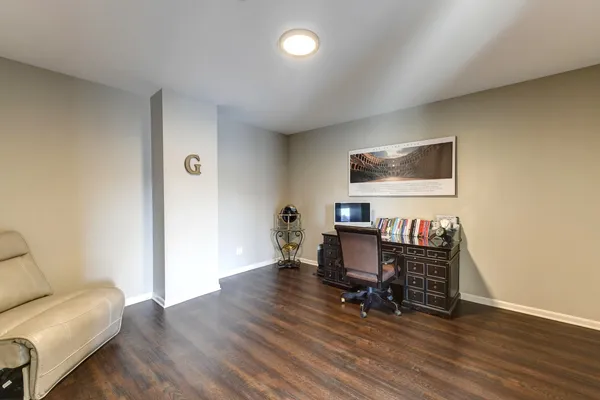 $370,000 | 300 Village Circle, Unit 503, Willow Springs, IL 60480
