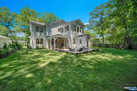$2,650,000 | 4 Garden Court, Ho-Ho-Kus, NJ 07423