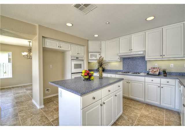 Another side to the kitchen.