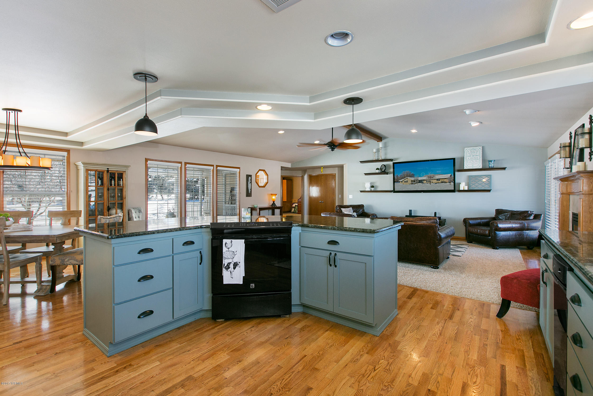 3603 Marks Road Yakima, WA 98903 - Photo 7 of 31 a kitchen with lots of counter top space