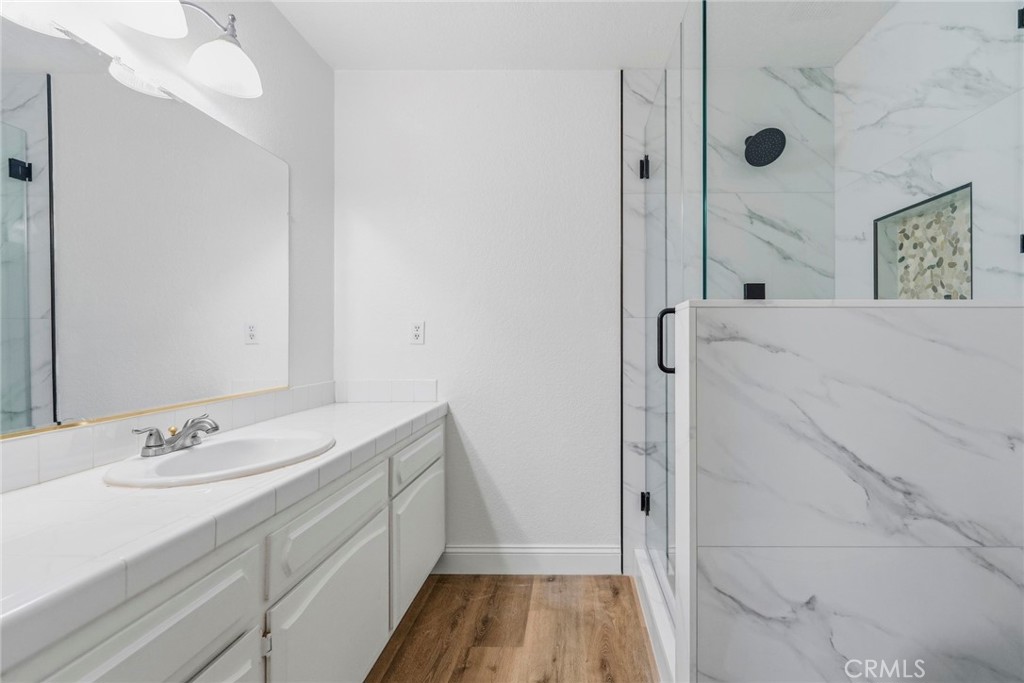8853 Dufferin Avenue Riverside, CA 92504 - Photo 24 of 58 Primary bathroom
