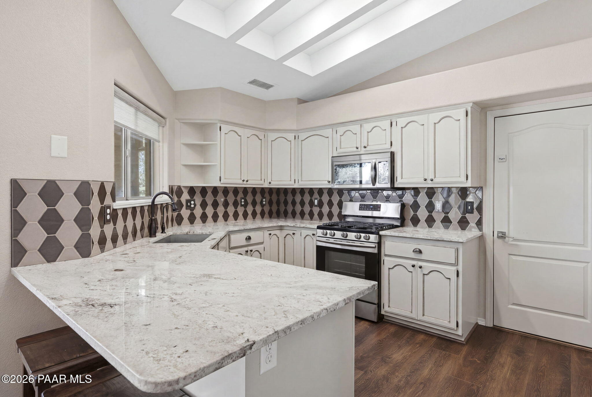 2855 West Willow Oak Road Prescott, AZ 86305 - Photo 14 of 43 Kitchen