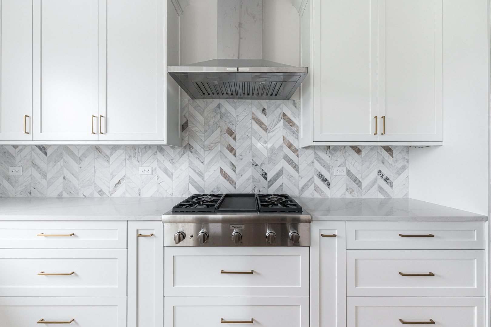 162 Hale Street Elmhurst, IL 60126 - Photo 13 of 34