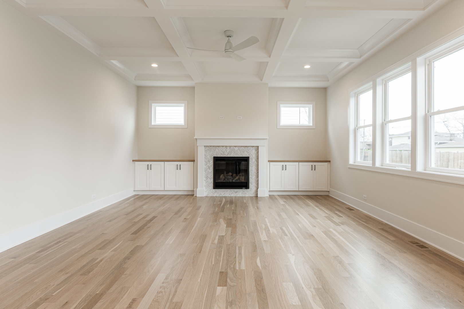 162 Hale Street Elmhurst, IL 60126 - Photo 8 of 34