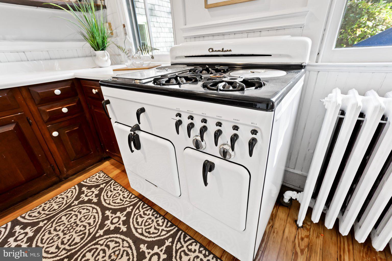 221 Alpine Road Baltimore, MD 21210 - Photo 19 of 54 Chambers Stove, 4 burners, one recessed built in
