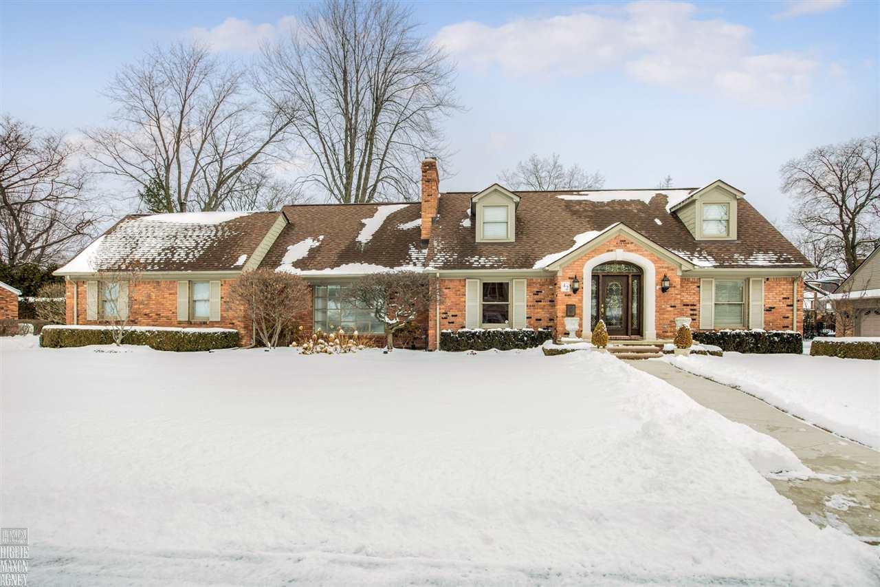 42 South Duval Road Grosse Pointe, MI 48236 - Photo 1 of 29 31340058.JPG
