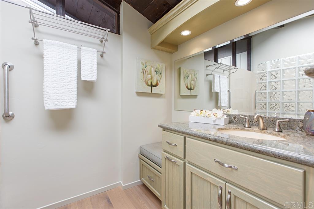 7354 Romero Drive La Jolla, CA 92037 - Photo 13 of 25