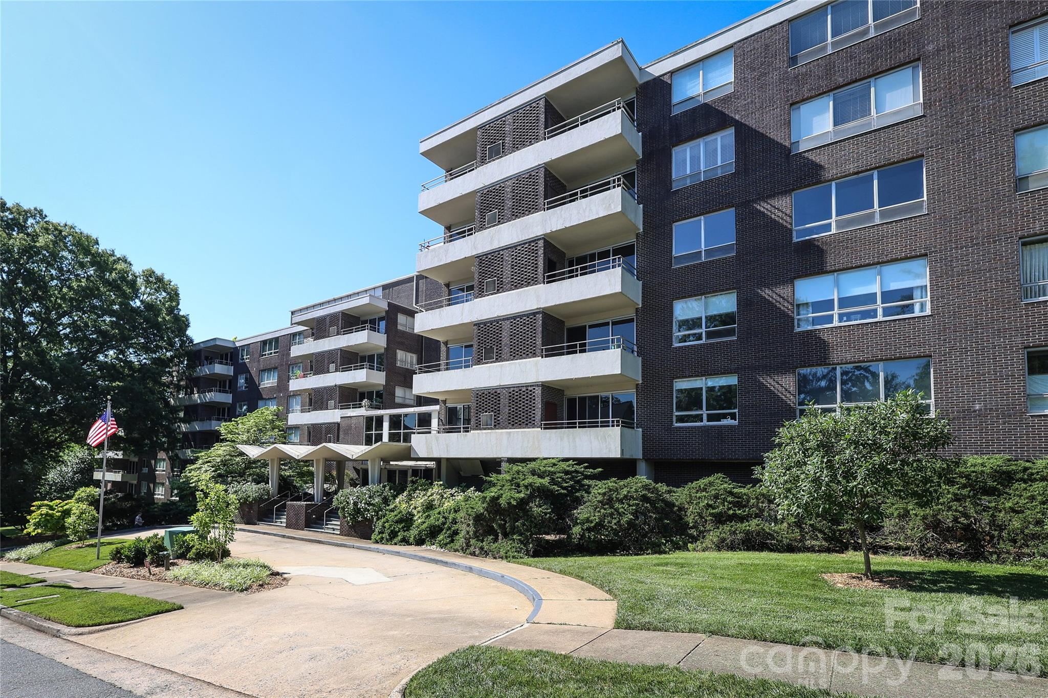 1300 Reece Road, Unit 300 Charlotte, NC 28209 - Photo 2 of 24 Gallery Image 2