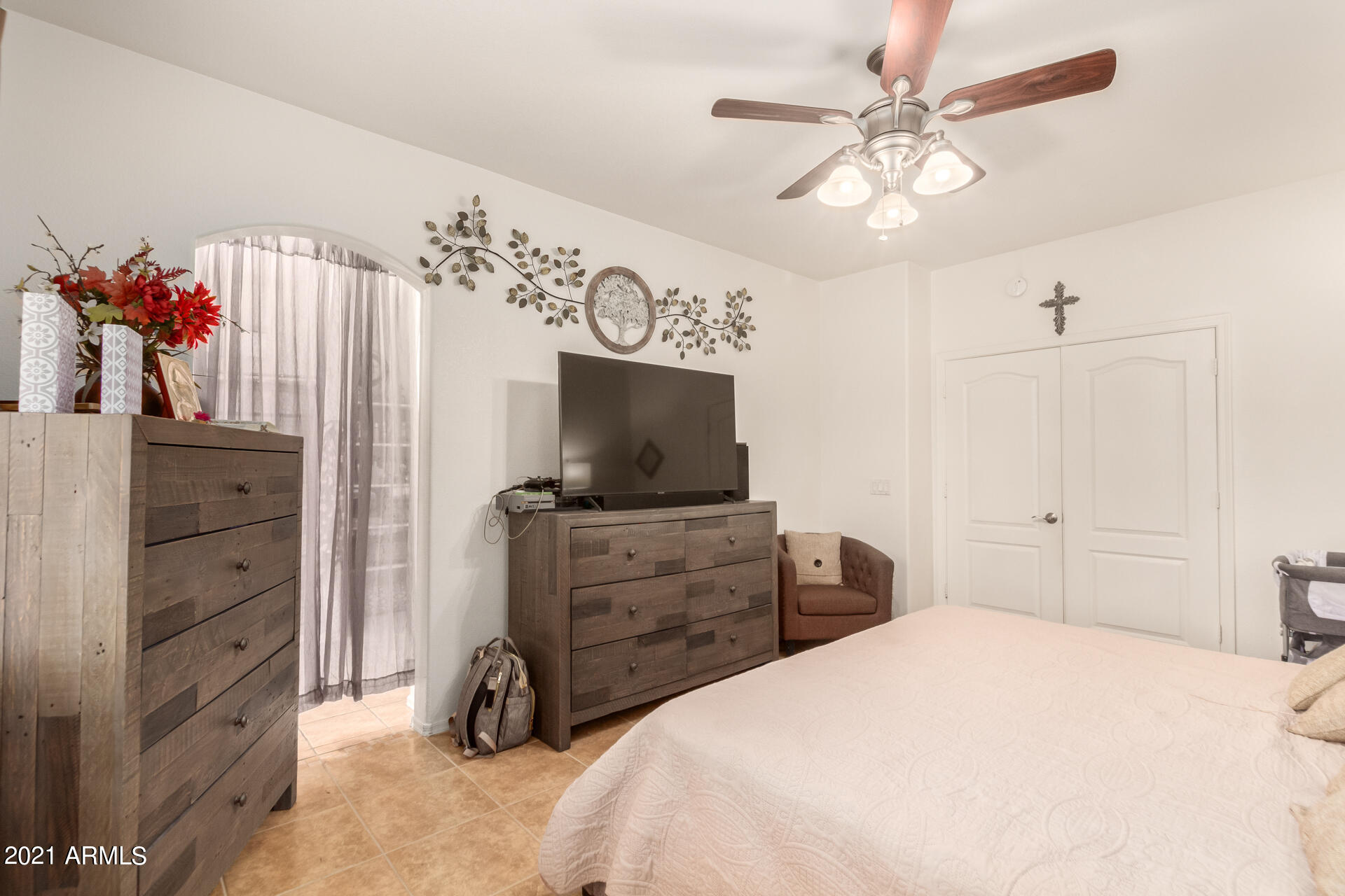 3251 West Maldonado Road Phoenix, AZ 85041 - Photo 19 of 28 19