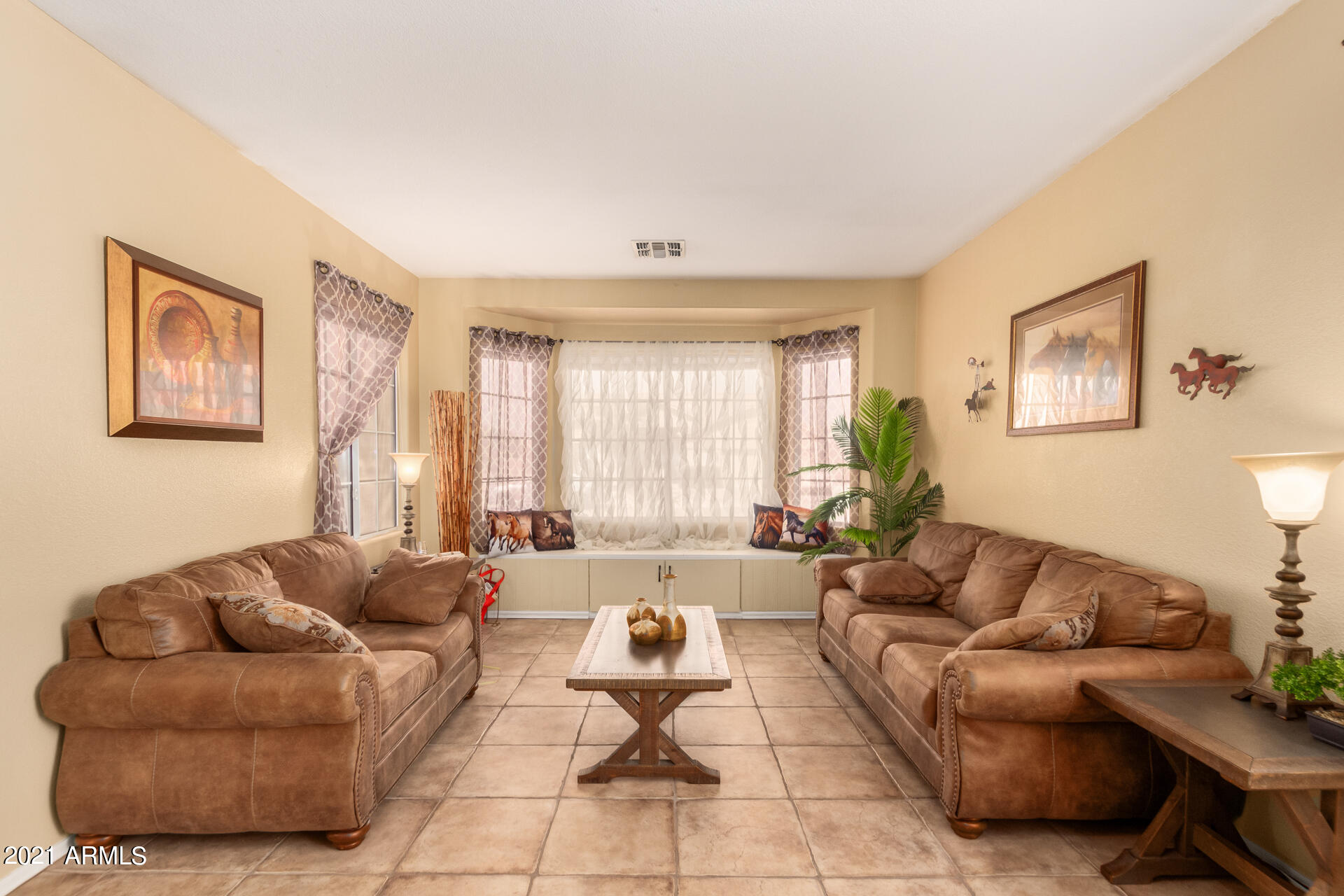 3251 West Maldonado Road Phoenix, AZ 85041 - Photo 6 of 28 6