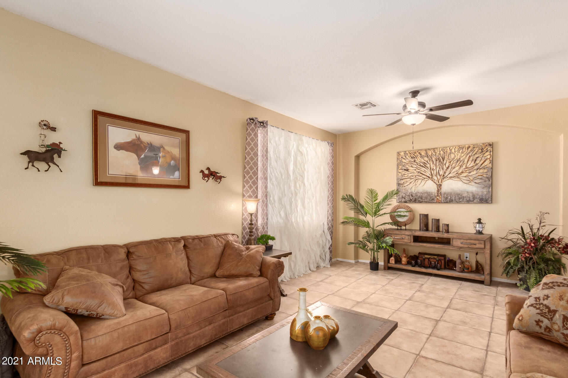 3251 West Maldonado Road Phoenix, AZ 85041 - Photo 7 of 28 7
