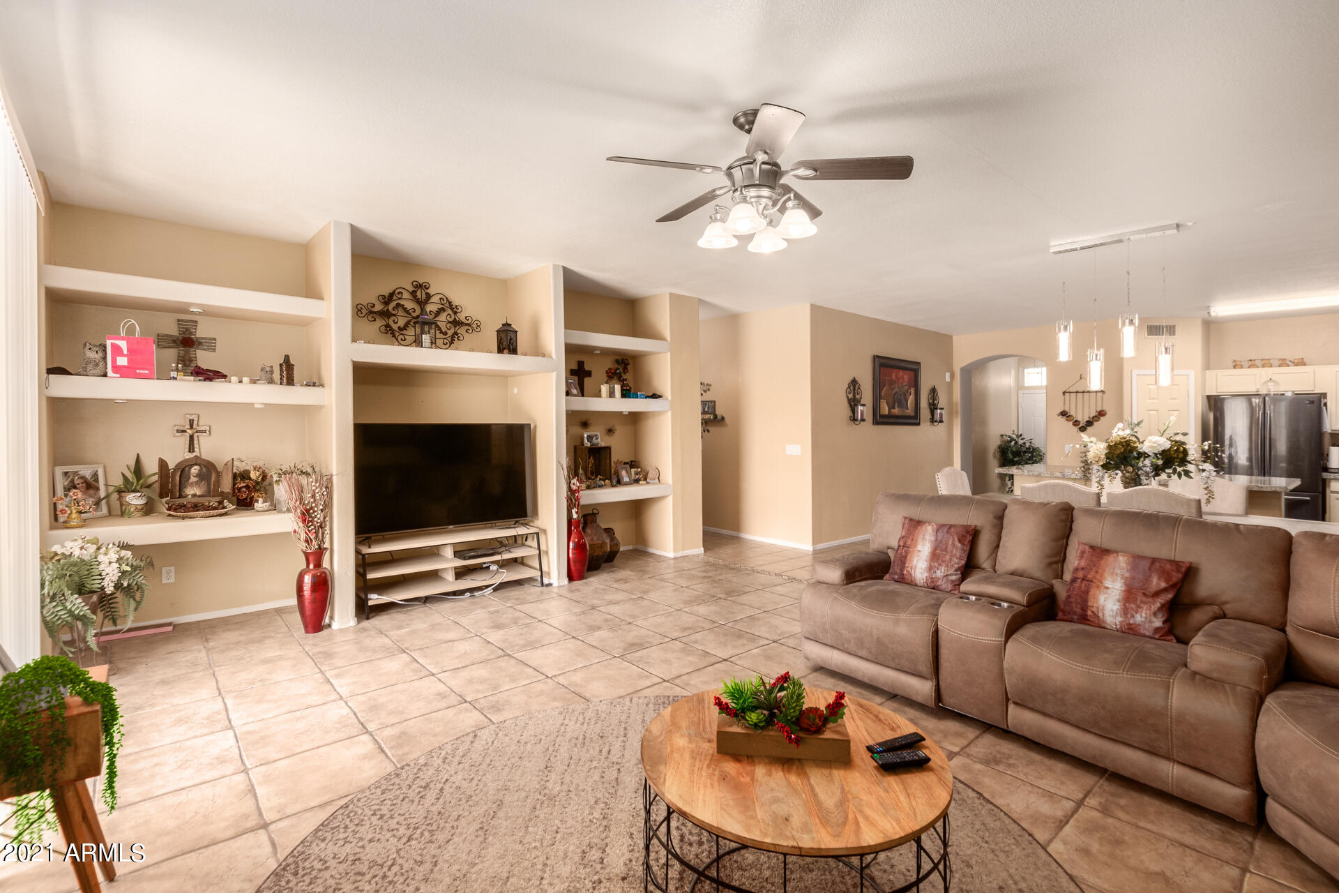 3251 West Maldonado Road Phoenix, AZ 85041 - Photo 10 of 28 10