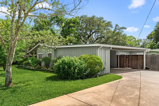 $575,000 | 1908 Milam Street, Columbus, TX 78934