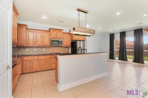 $320,000 | 2970 Majestic Oaks Avenue, Zachary, LA 70791
