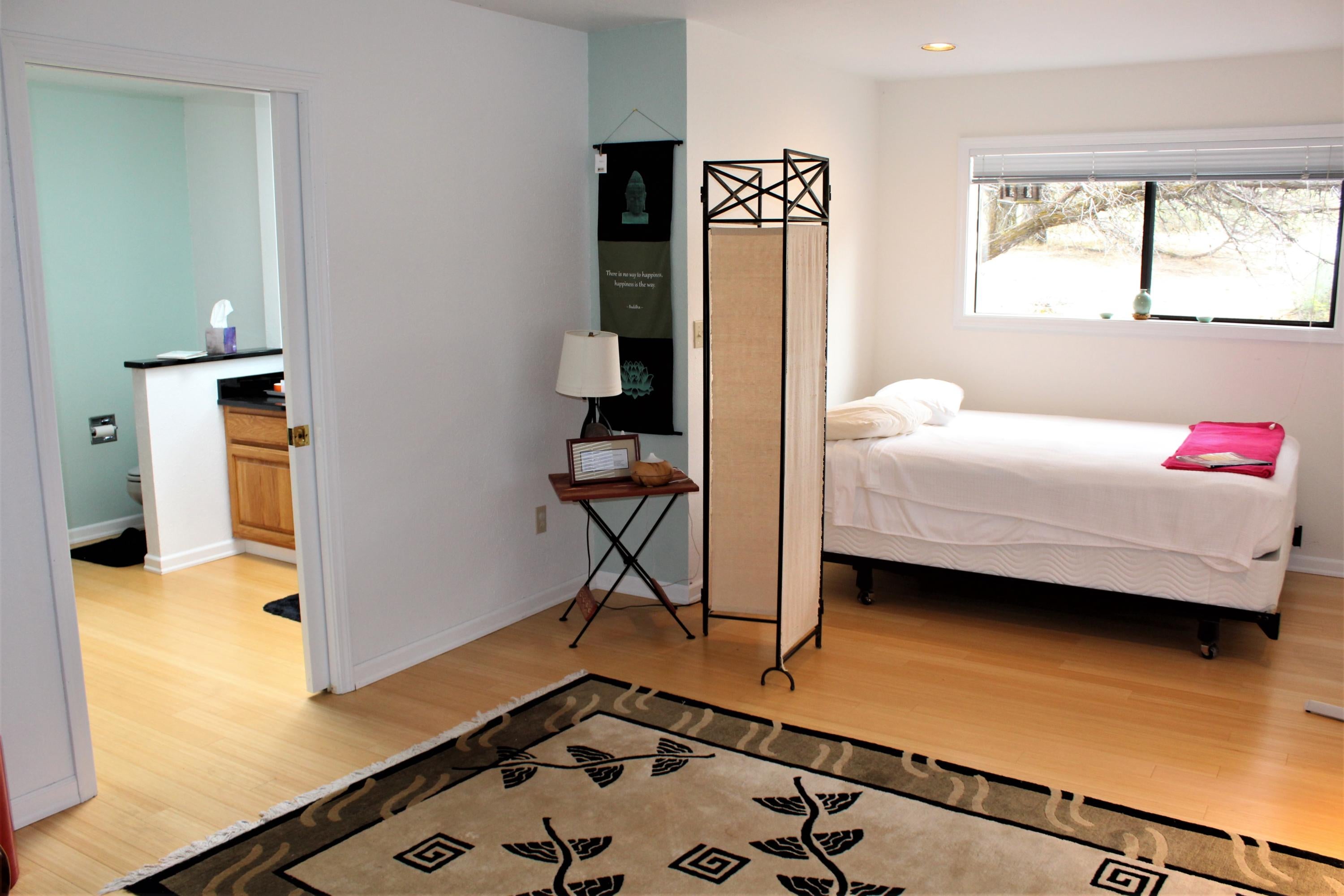 5775 Sunset Ridge Road Klamath Falls, OR 97601 - Photo 40 of 47 Cottage Interior