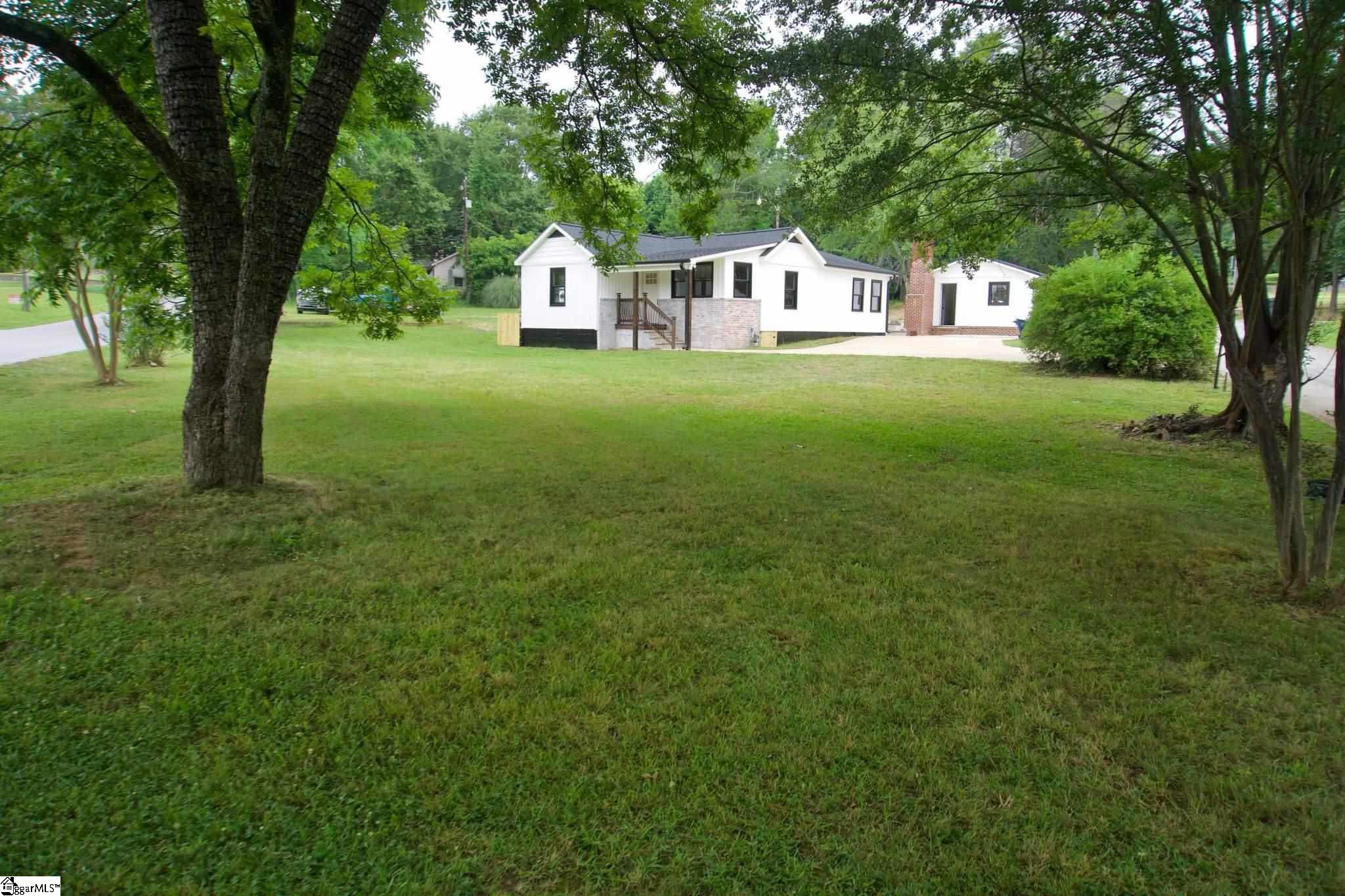 100 Wood Road Taylors, SC 29687 - Photo 2 of 35