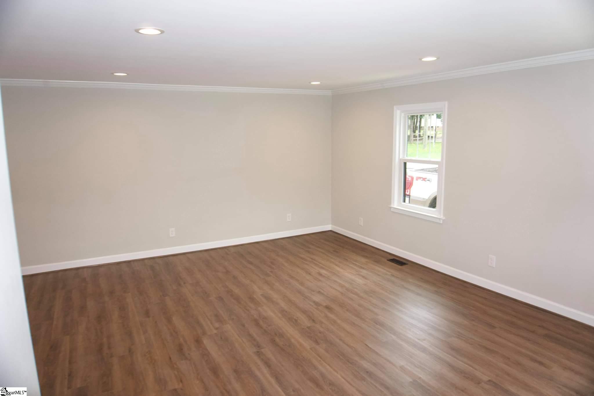 100 Wood Road Taylors, SC 29687 - Photo 33 of 35