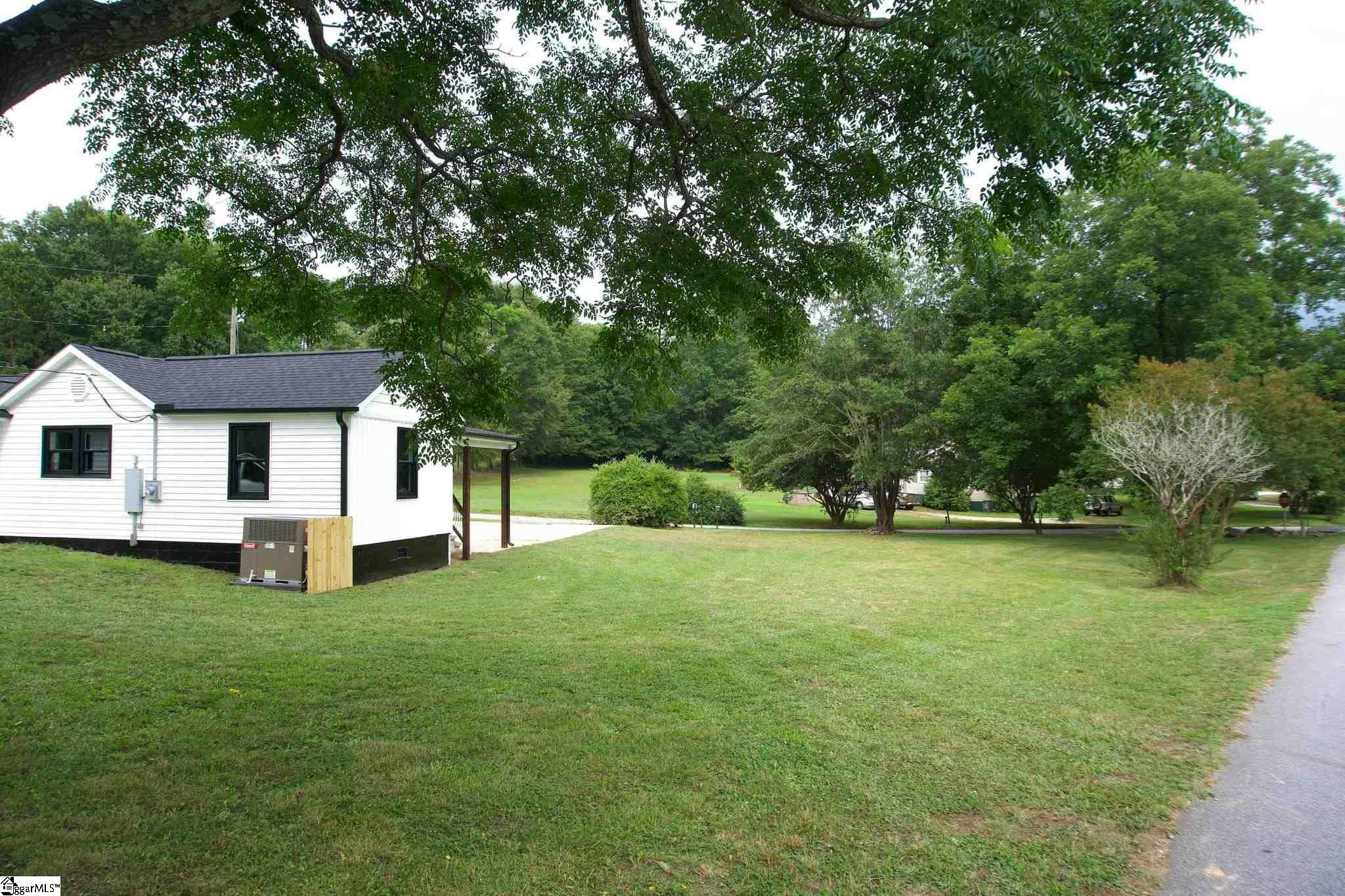 100 Wood Road Taylors, SC 29687 - Photo 10 of 35