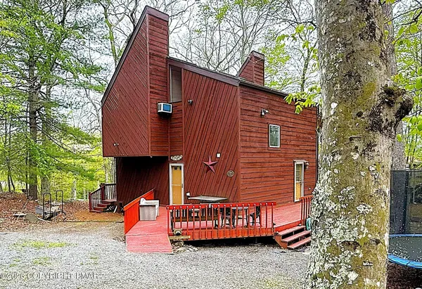 $275,900 | 5933 Decker Road, Bushkill, PA 18324