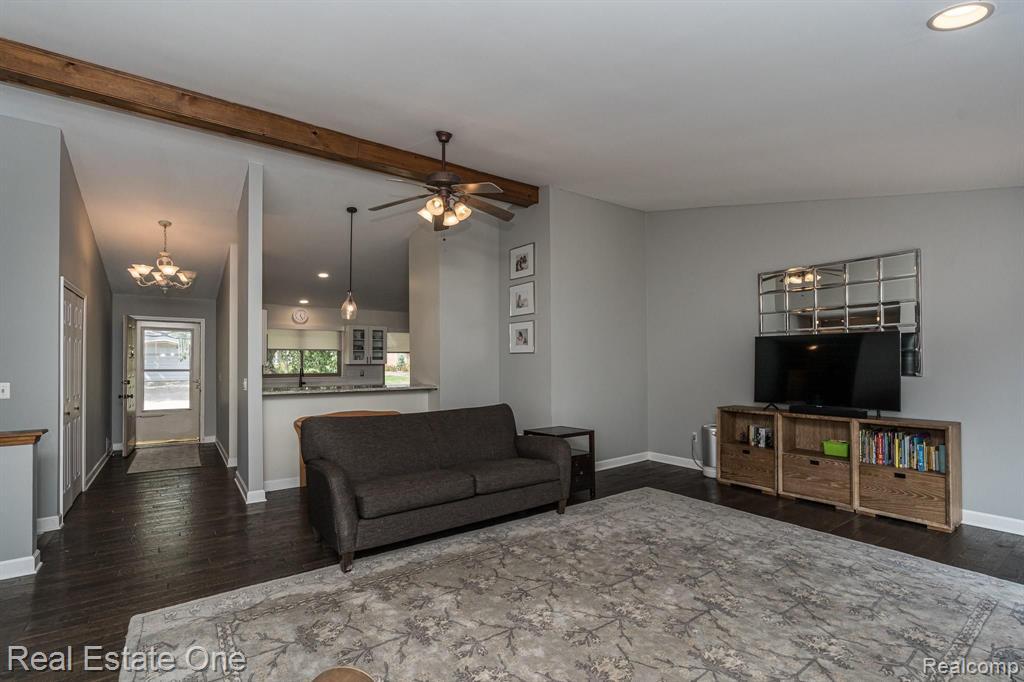 2033 Avonstoke Road Rochester Hills, MI 48307 - Photo 10 of 30