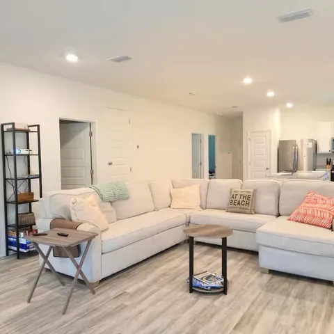 $2,300 | 42 Woodsorrel Street, Freeport, FL 32439