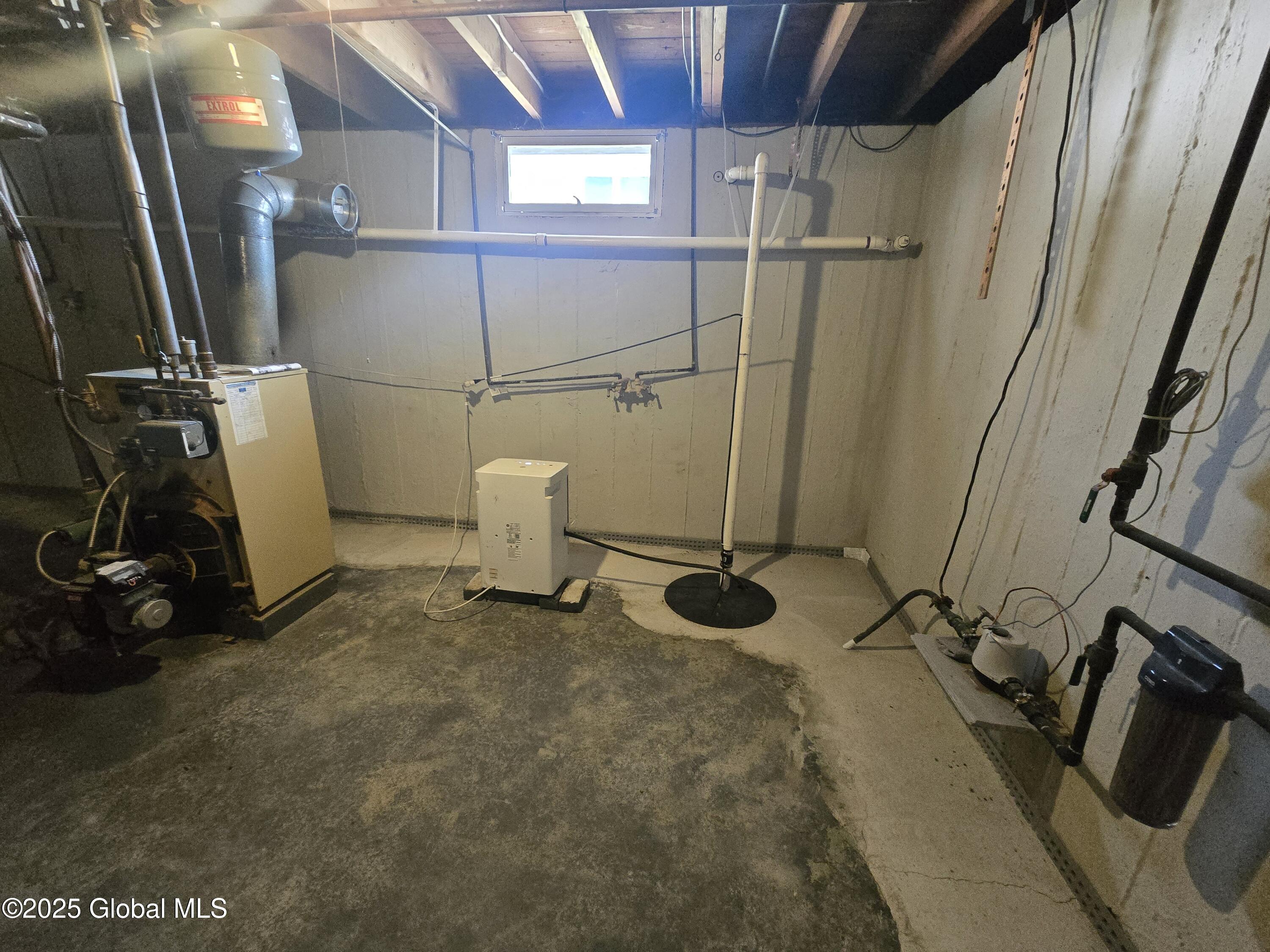 1335 Midline Road Amsterdam, NY 12010 - Photo 24 of 32 20250611_170846