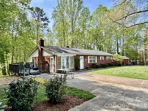 $299,900 | 2730 4th St Place Northwest, Hickory, NC 28601