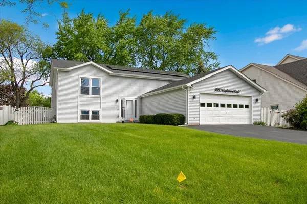 $500,000 | 2080 Maplewood Circle, Naperville, IL 60563