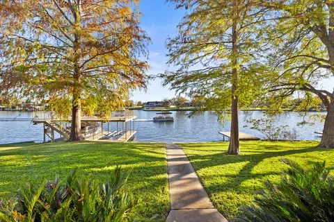 $2,000,000 | 1922 Purple Sage Lane, Kingsland, TX 78639