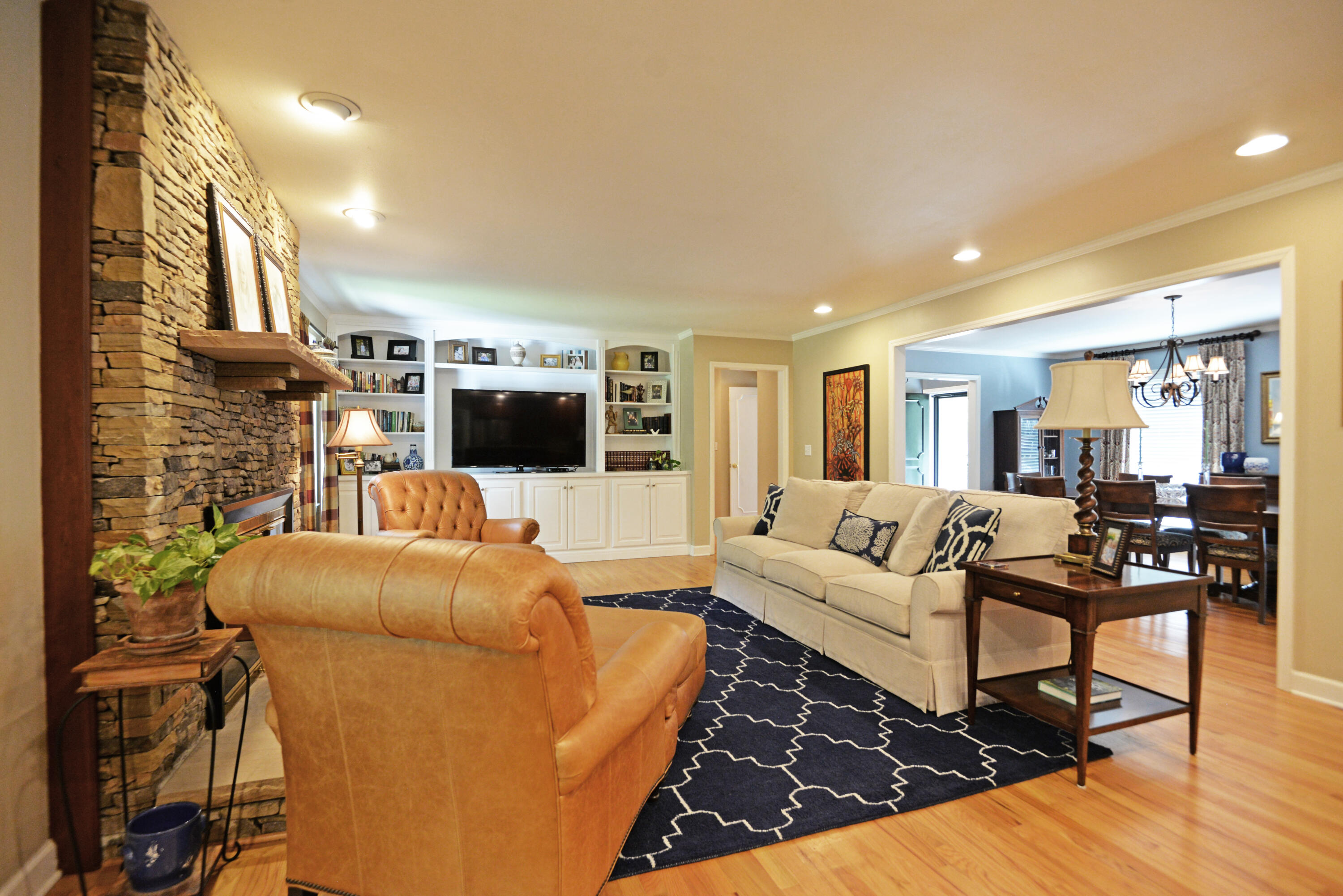 509 Barrington Road Signal Mountain, TN 37377 - Photo 11 of 41 Living room view 2