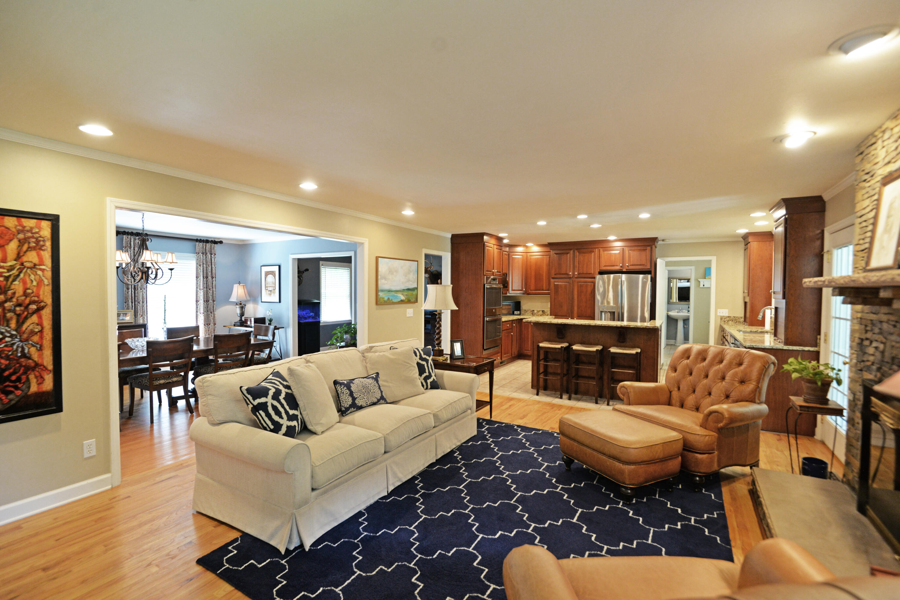 509 Barrington Road Signal Mountain, TN 37377 - Photo 12 of 41 Living room view 4